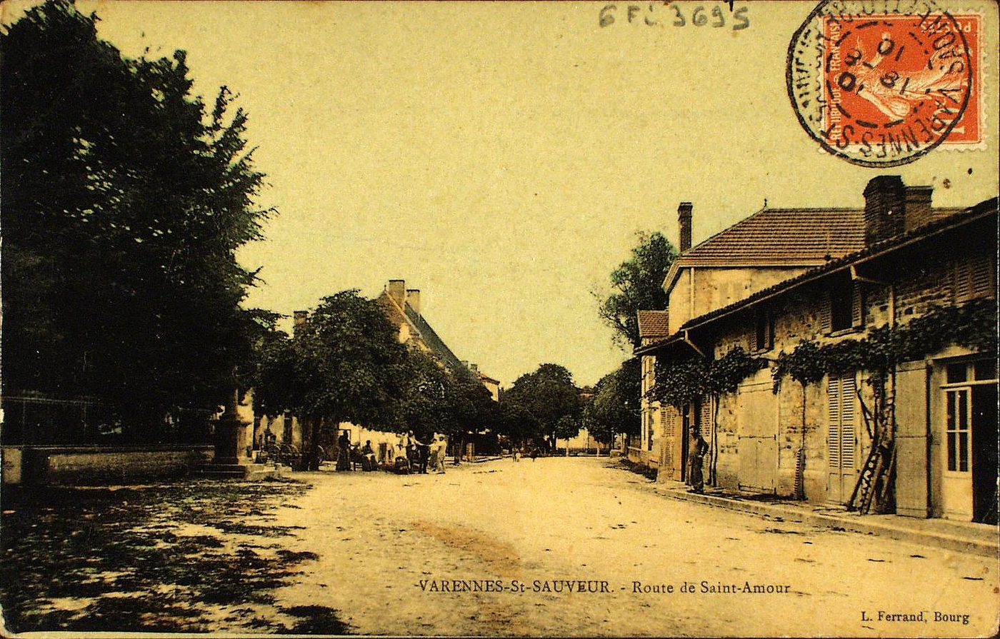 Varennes-Saint-Sauveur. Route de Saint-Amour.