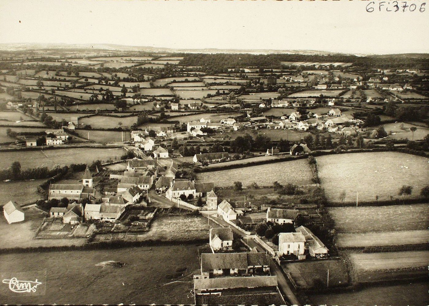 Vendenesse-lès-Charolles. Vue aérienne.