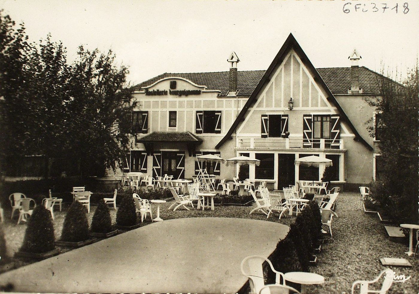 Verdun-sur-le-Doubs. Hostellerie de Bourgogne.