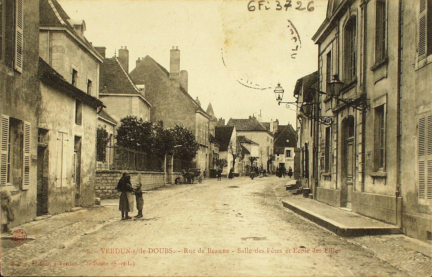 Verdun-sur-le-Doubs. Rue de Beaune. Salle des fêtes et école des filles.