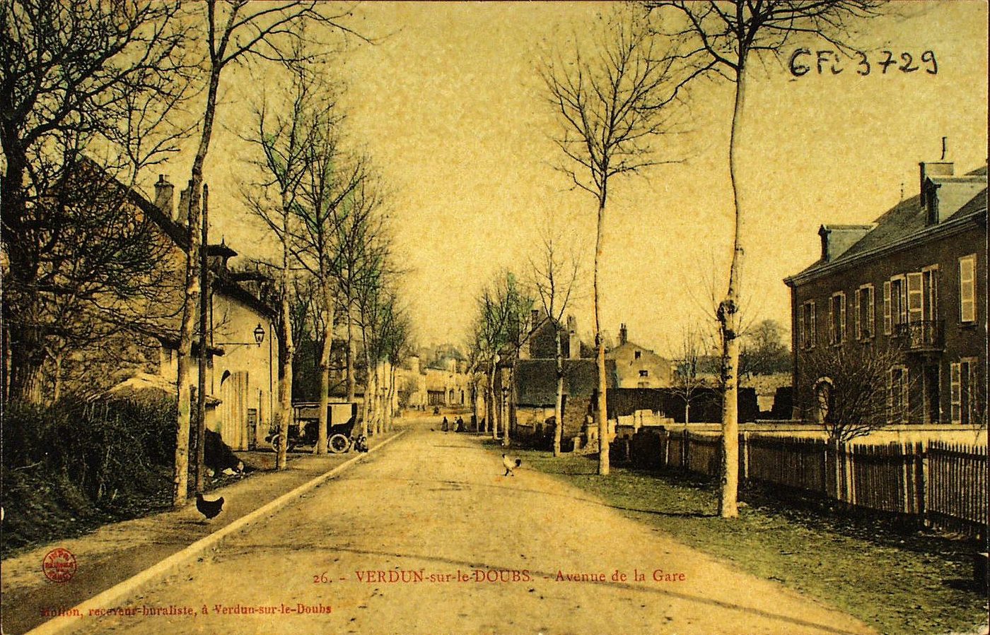 Verdun-sur-le-Doubs. Avenue de la gare.
