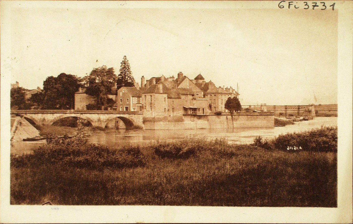 Verdun-sur-le-Doubs. Pont Saint-Jean.
