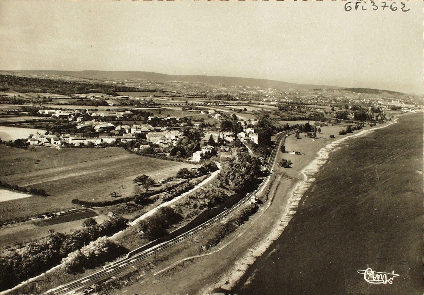 Le Villars. Vue aérienne panoramique.