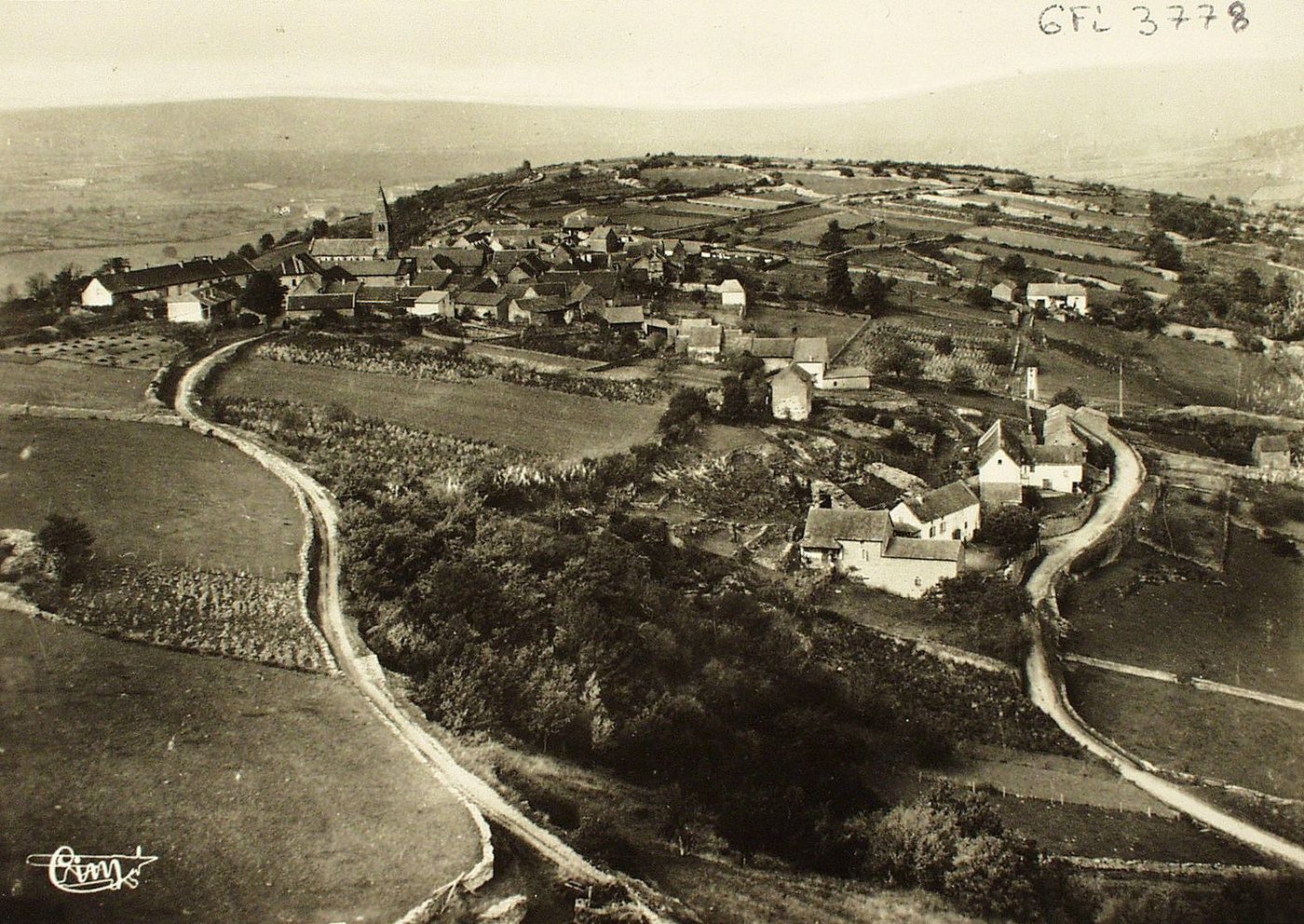 La Vineuse. Vue générale aérienne.
