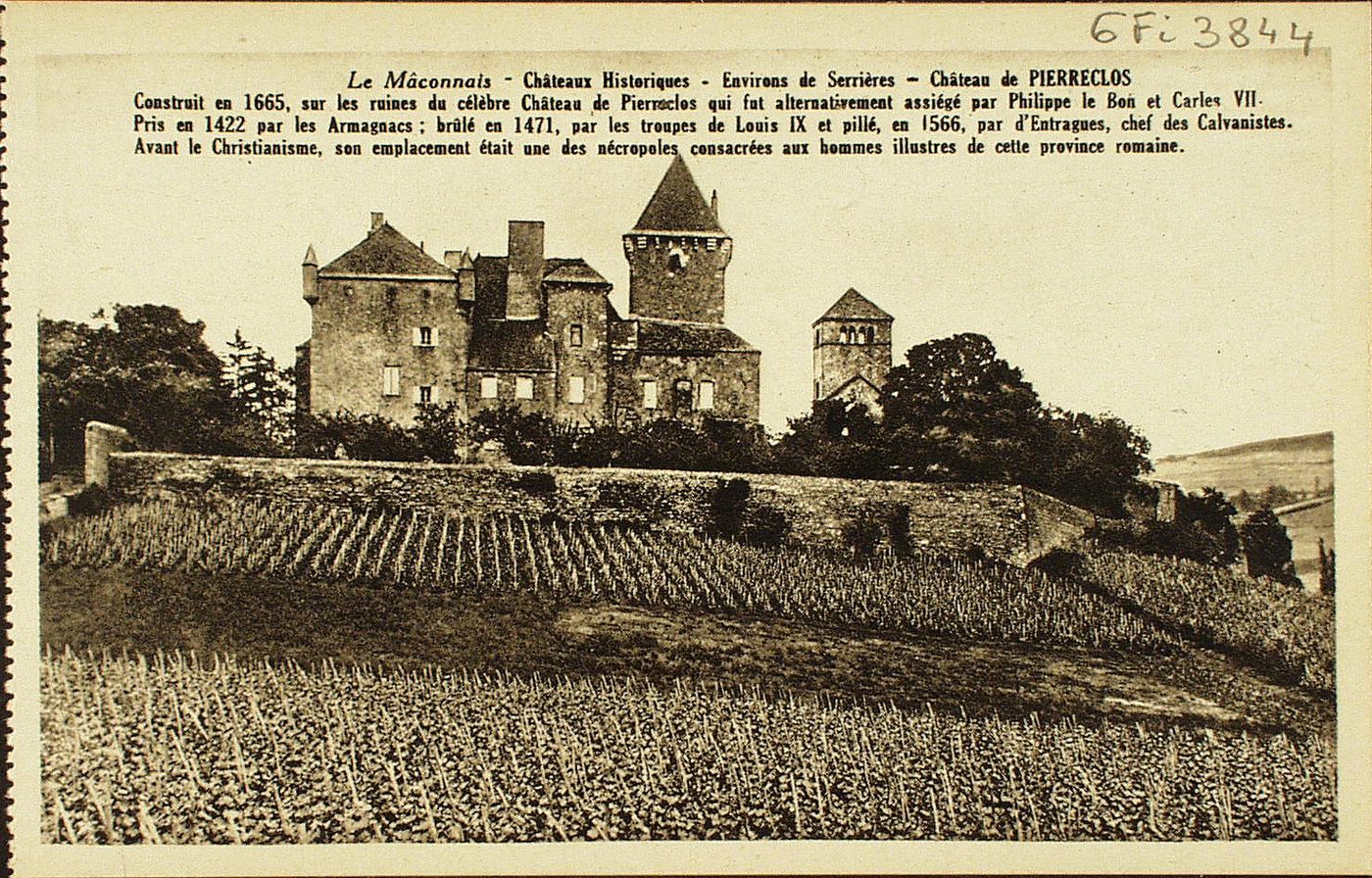 Le Mâconnais. Châteaux historiques. Environs de Serrières. Château de Pierreclos. Construit en 1665, sur les ruines du cèlèbre château de Pierreclos qui fut alternativement assiégé par Philippe le Bon et Charles VII. Pris en 1422 par les Armagnacs ; brûlé en 1471 par les troupes de Louis XI et pillé, en 1566, par d'Entragues, chef des Calvinistes. Avant le christianisme, son emplacement était une des nécropoles consacrées aux hommes illustres de cette province romaine.
