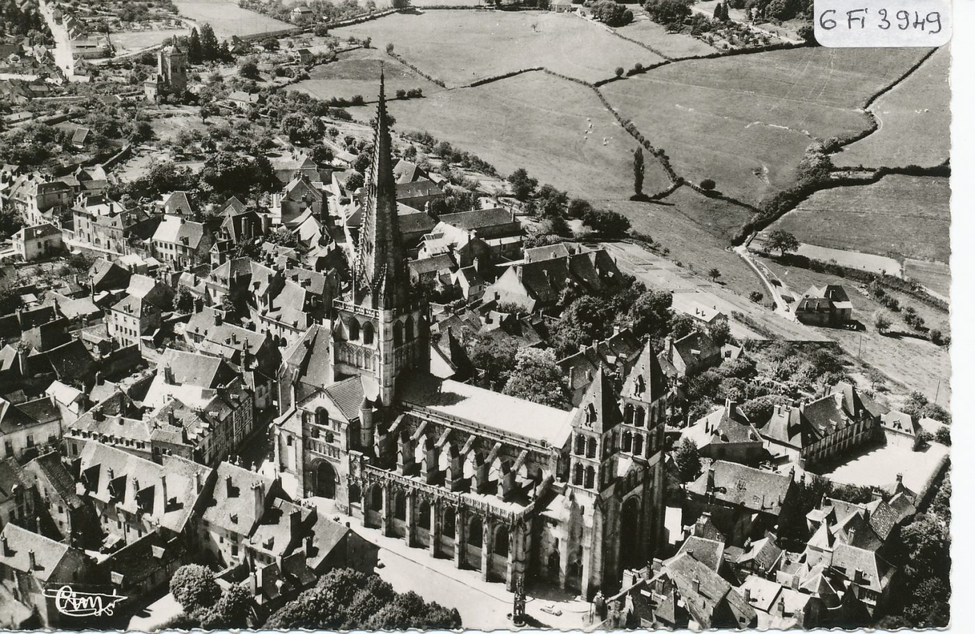 Autun. Vue sur la cathédrale.