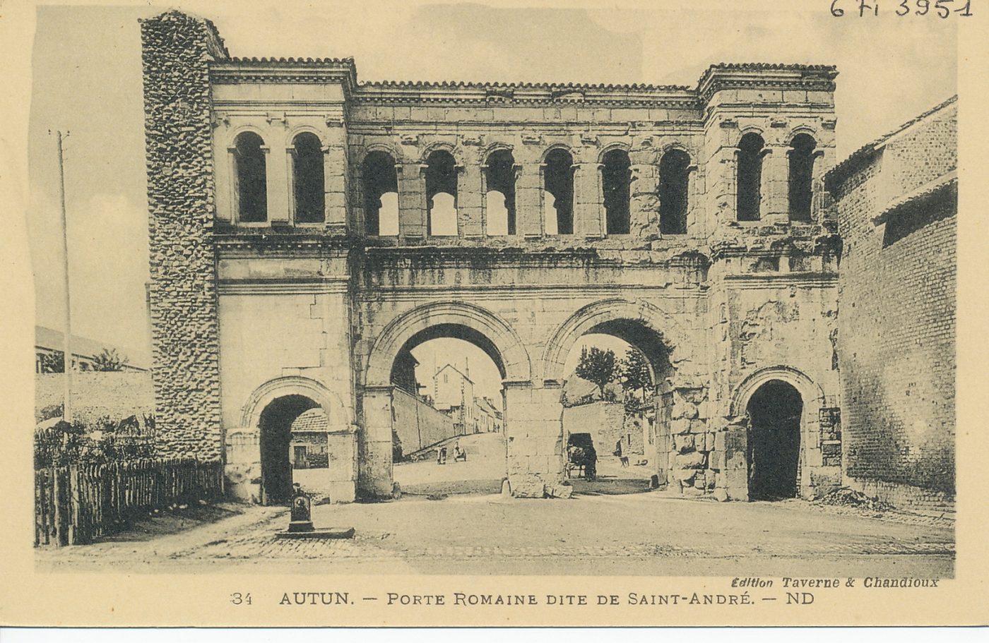 Autun. Porte romaine dite de Saint-André.
