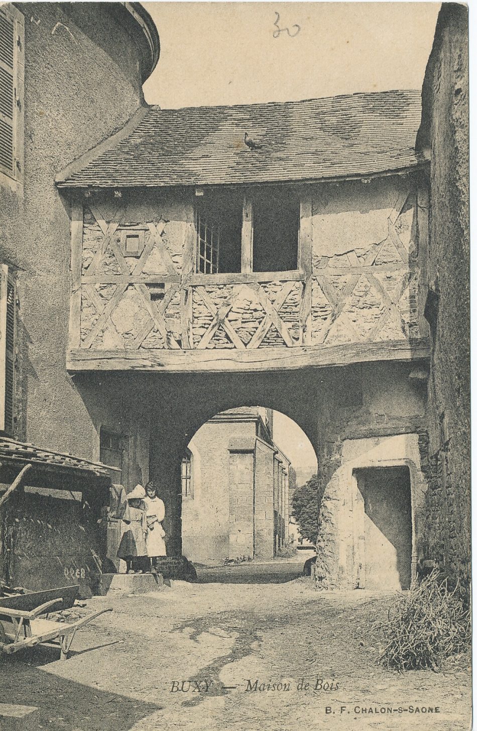 Buxy. Maison de Bois.