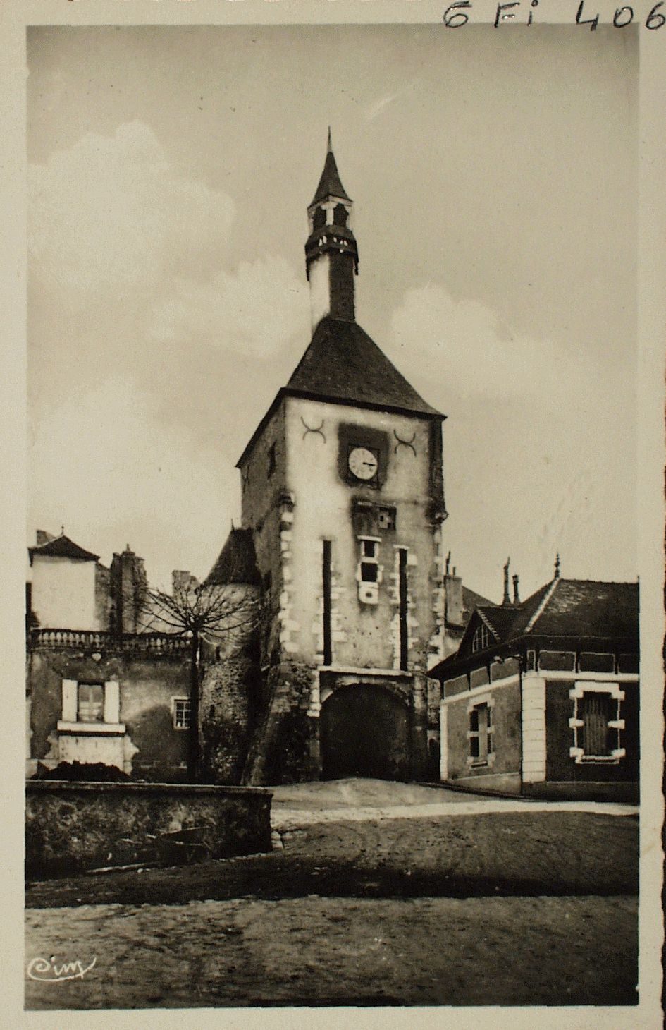 Bourbon-Lancy. Le beffroi.