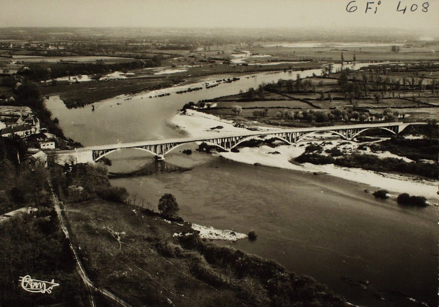 Bourbon-Lancy. Vue aérienne. Le pont du Fourneau.