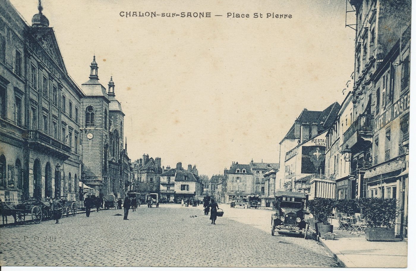 Chalon-sur-Saône. Place Saint-Pierre.