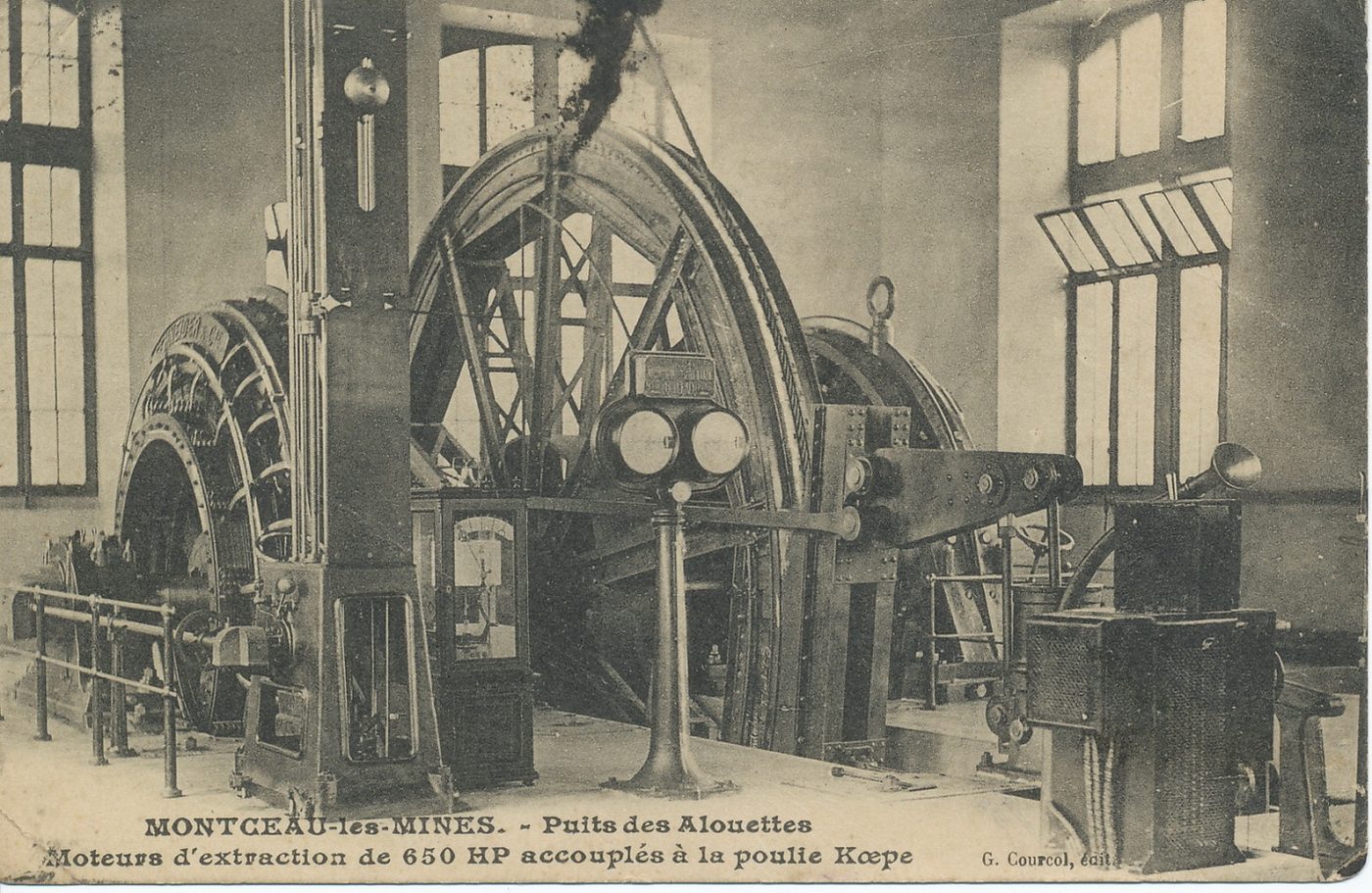 Montceau-les-Mines. Puits des alouettes. Moteurs d'extraction de 650 HP accouplés à la poulie Koepe.