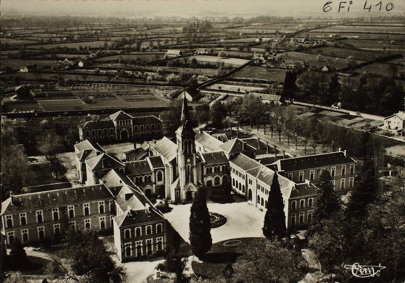 Bourbon-Lancy thermal. Vue aérienne.