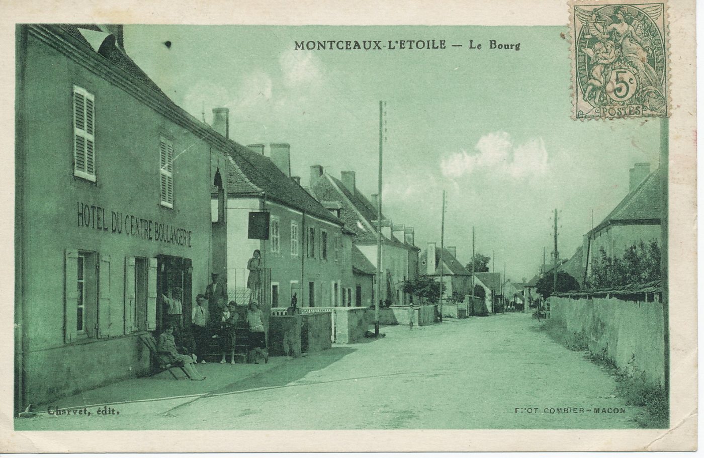 Montceaux-l'Etoile. Le Bourg.