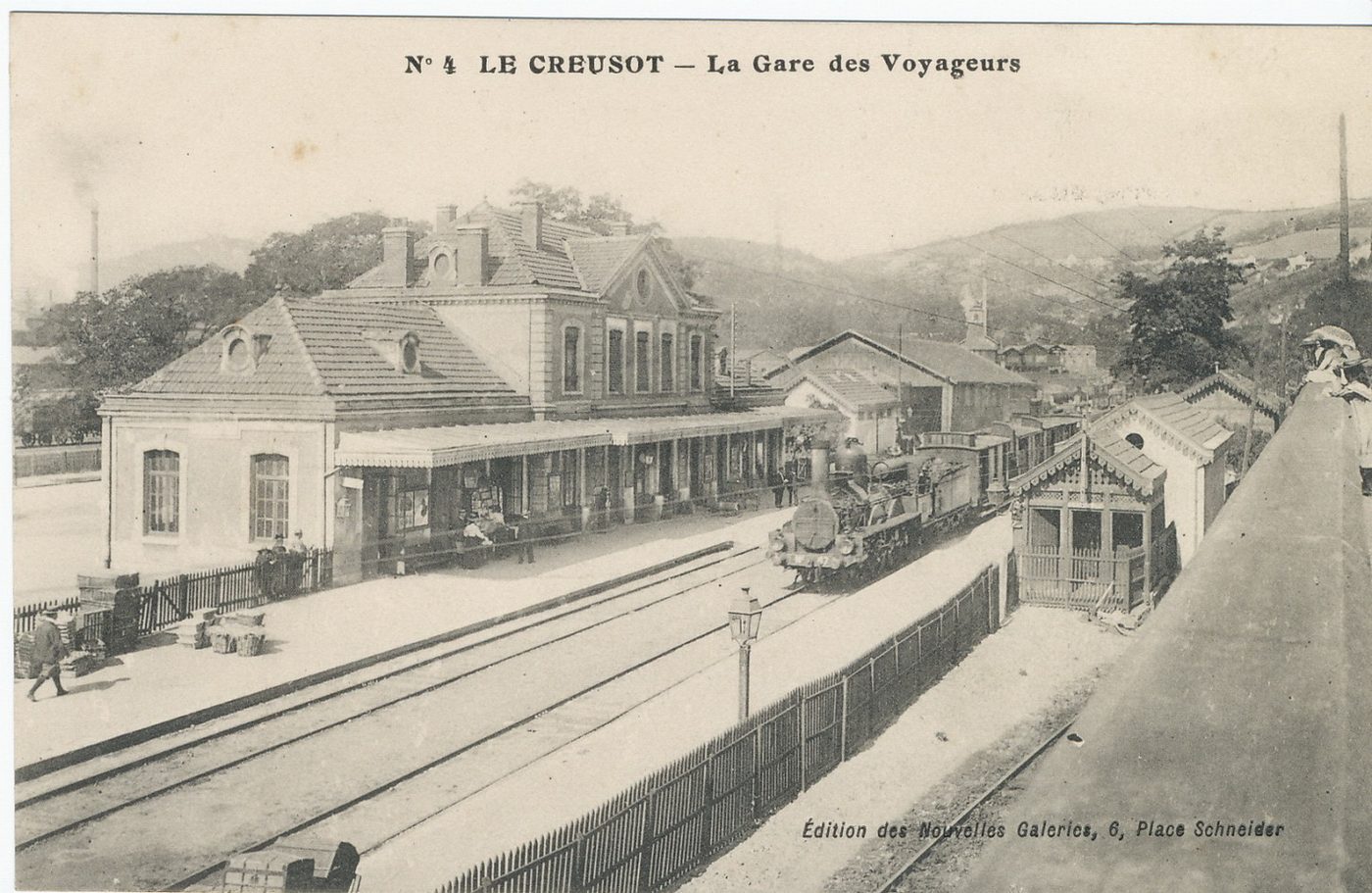 Le Creusot. La gare des voyageurs.
