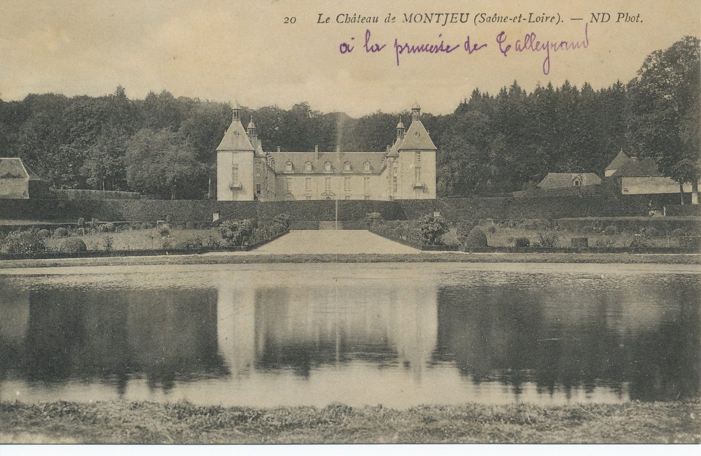 Le château de Montjeu.