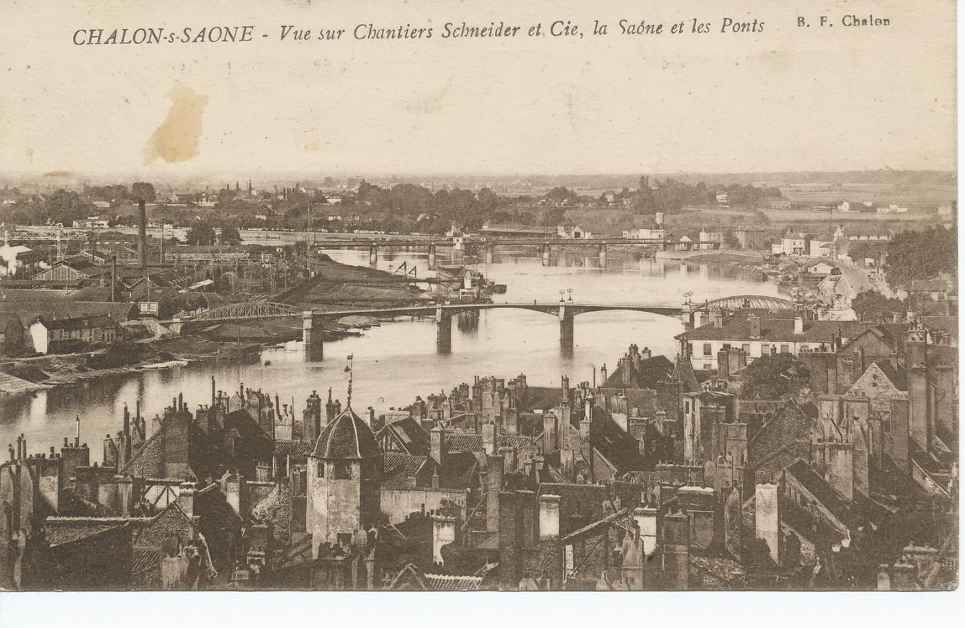 Châlon-sur-Saône. Vue sur chantiers Schneider et Cie, la Saône et les ponts.
