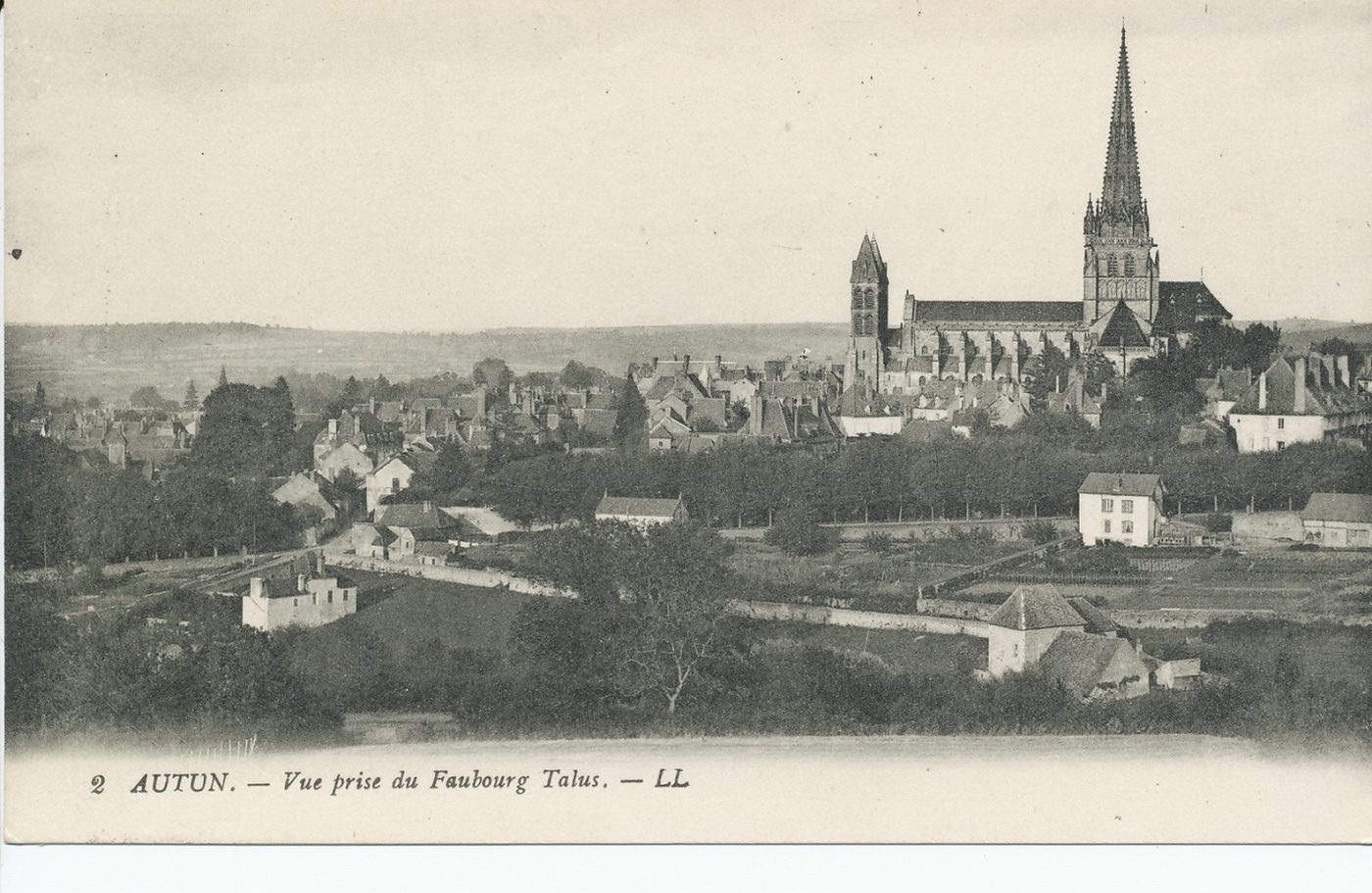 Autun. Vue prise du faubourg Talus.