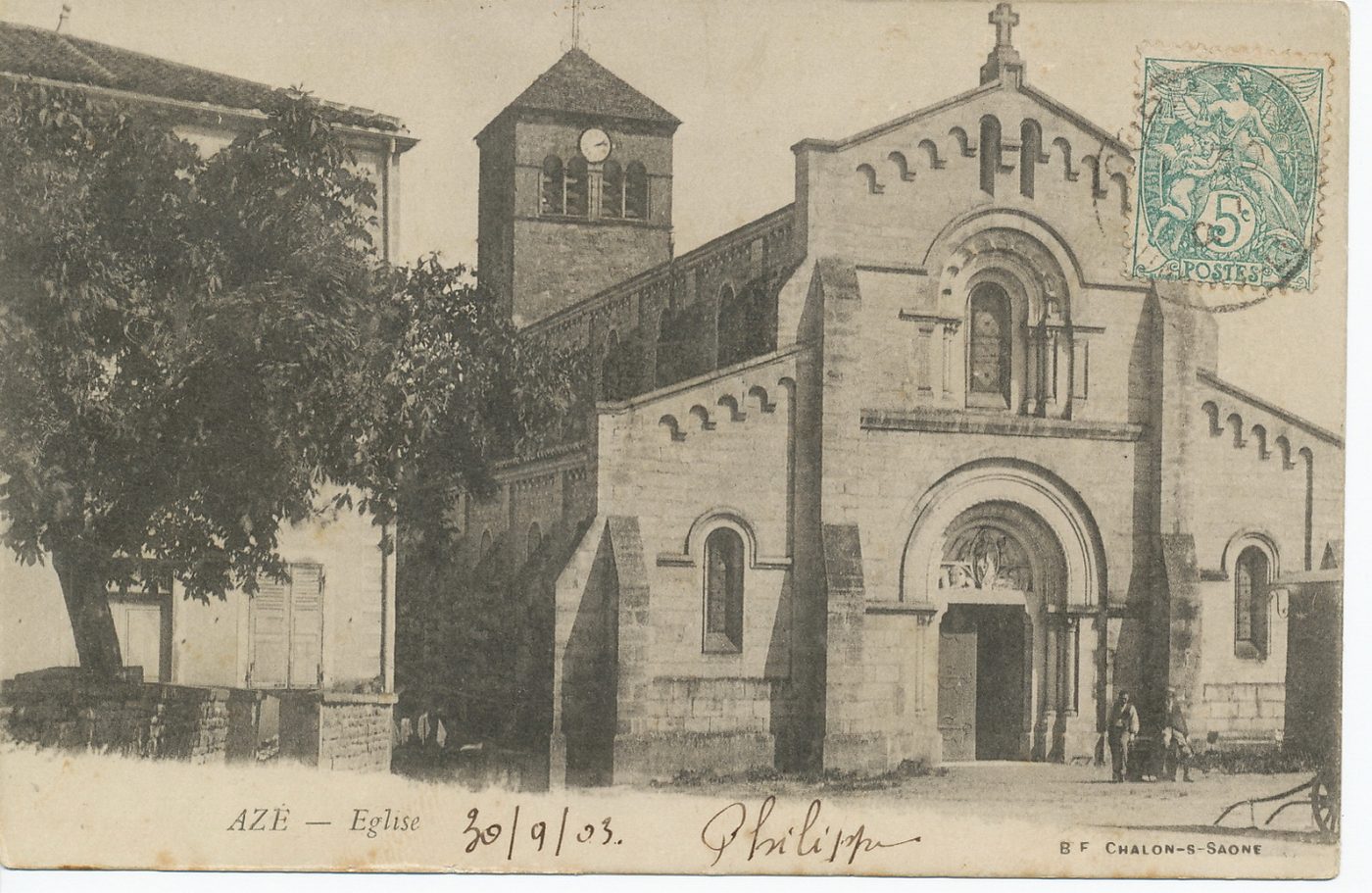 Azé. Eglise.