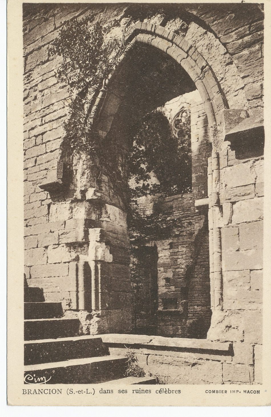 Brancion dans ses ruines célèbres.