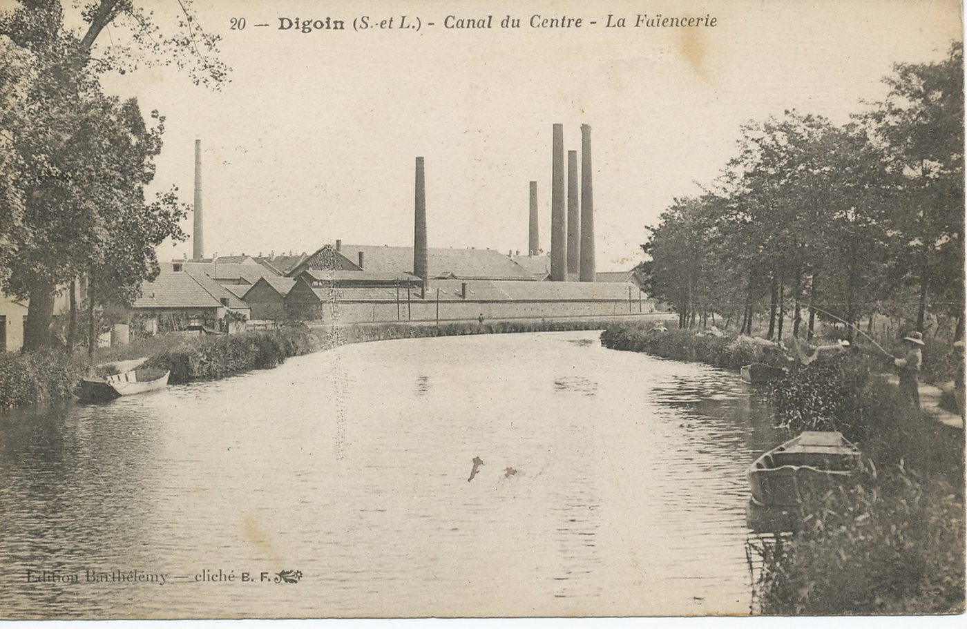 Digoin. Canal du Centre. La faïencerie.
