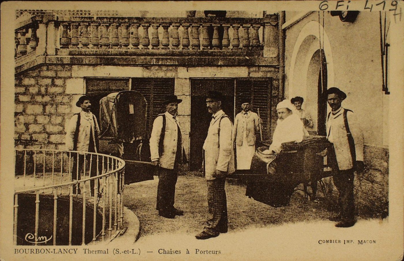 Bourbon-Lancy thermal. Chaises à porteurs.