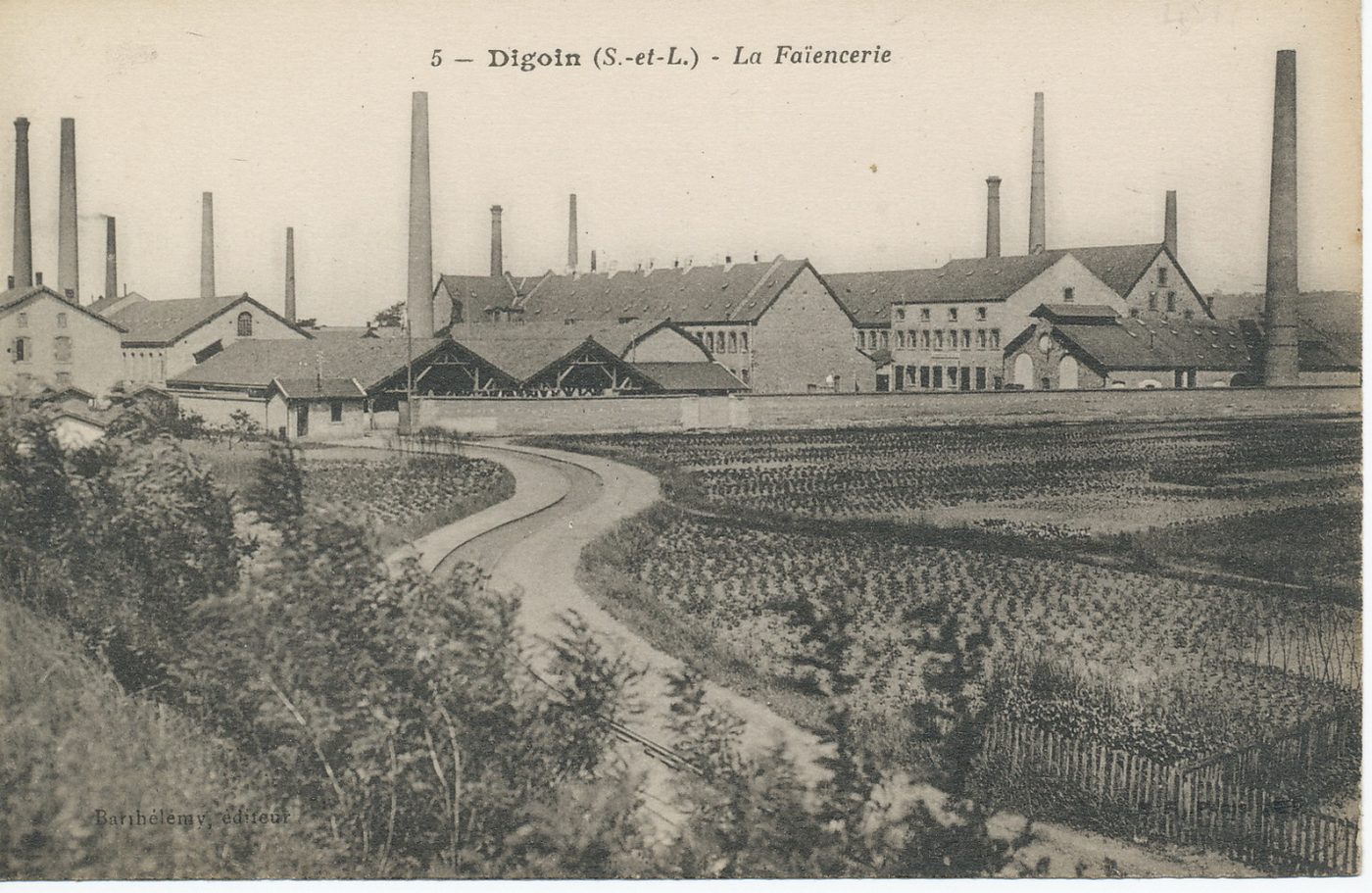 Digoin. La faïencerie.