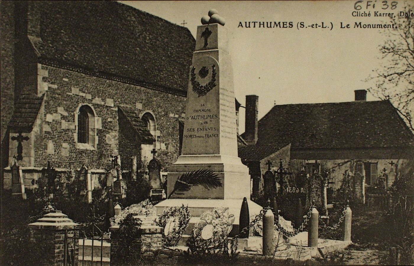 Authumes. Le monument.