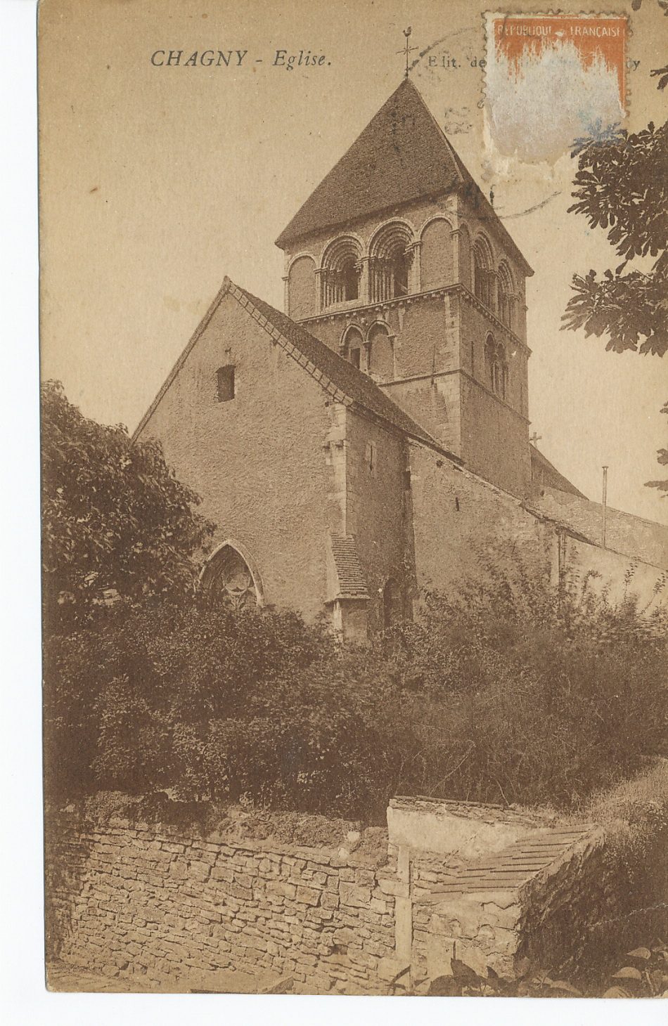 Chagny. Eglise.