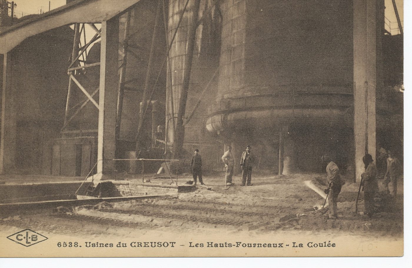 Usines du Creusot. Les hauts fourneaux. La coulée.