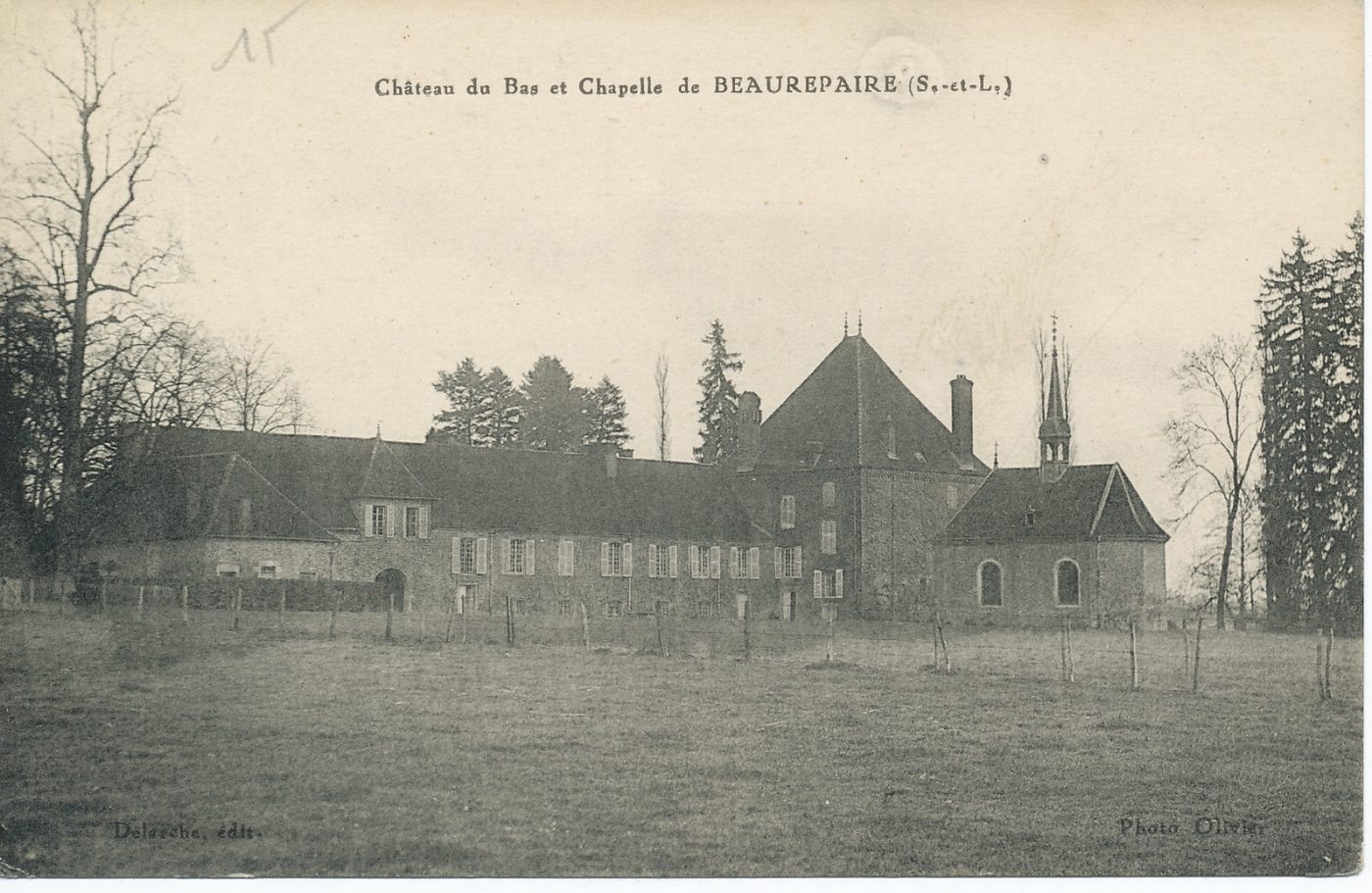 Château du bas et chapelle de Beaurepaire.