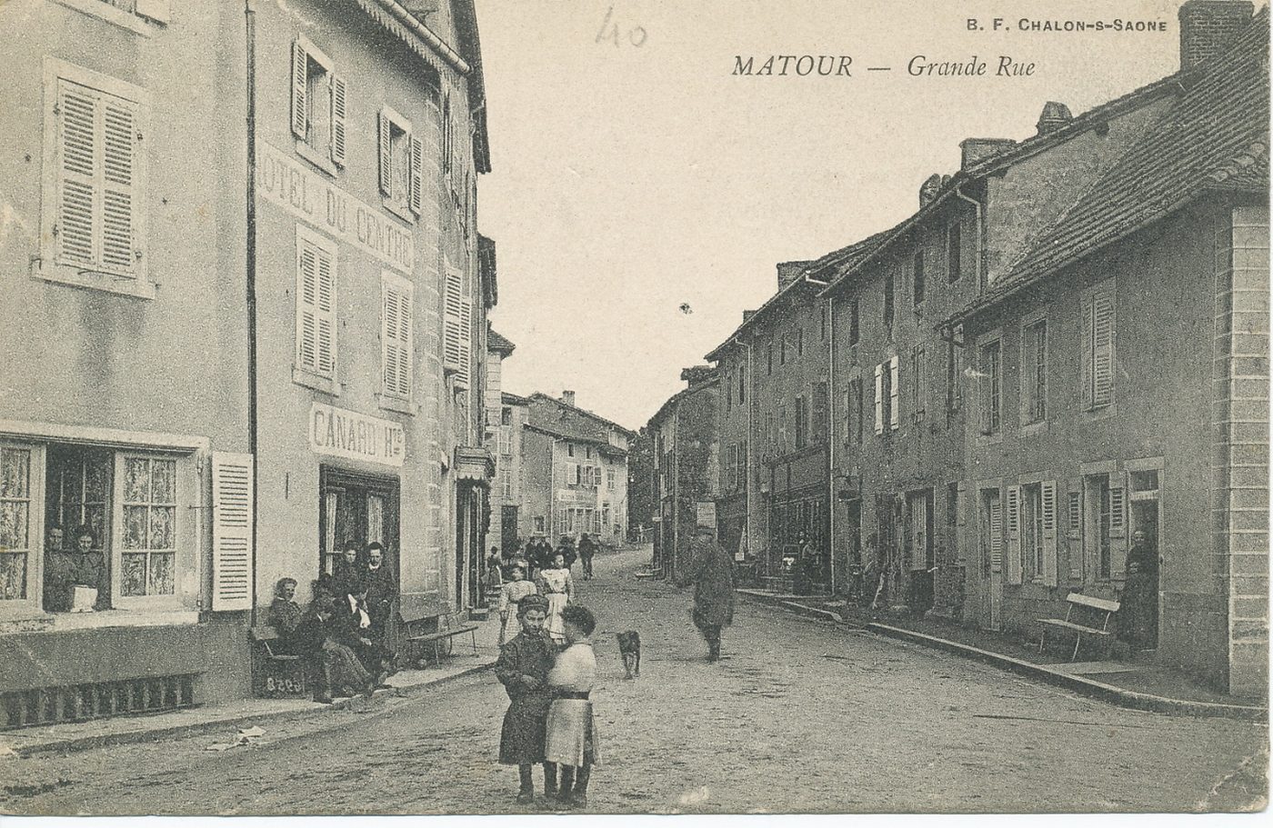 Matour. Grande Rue.