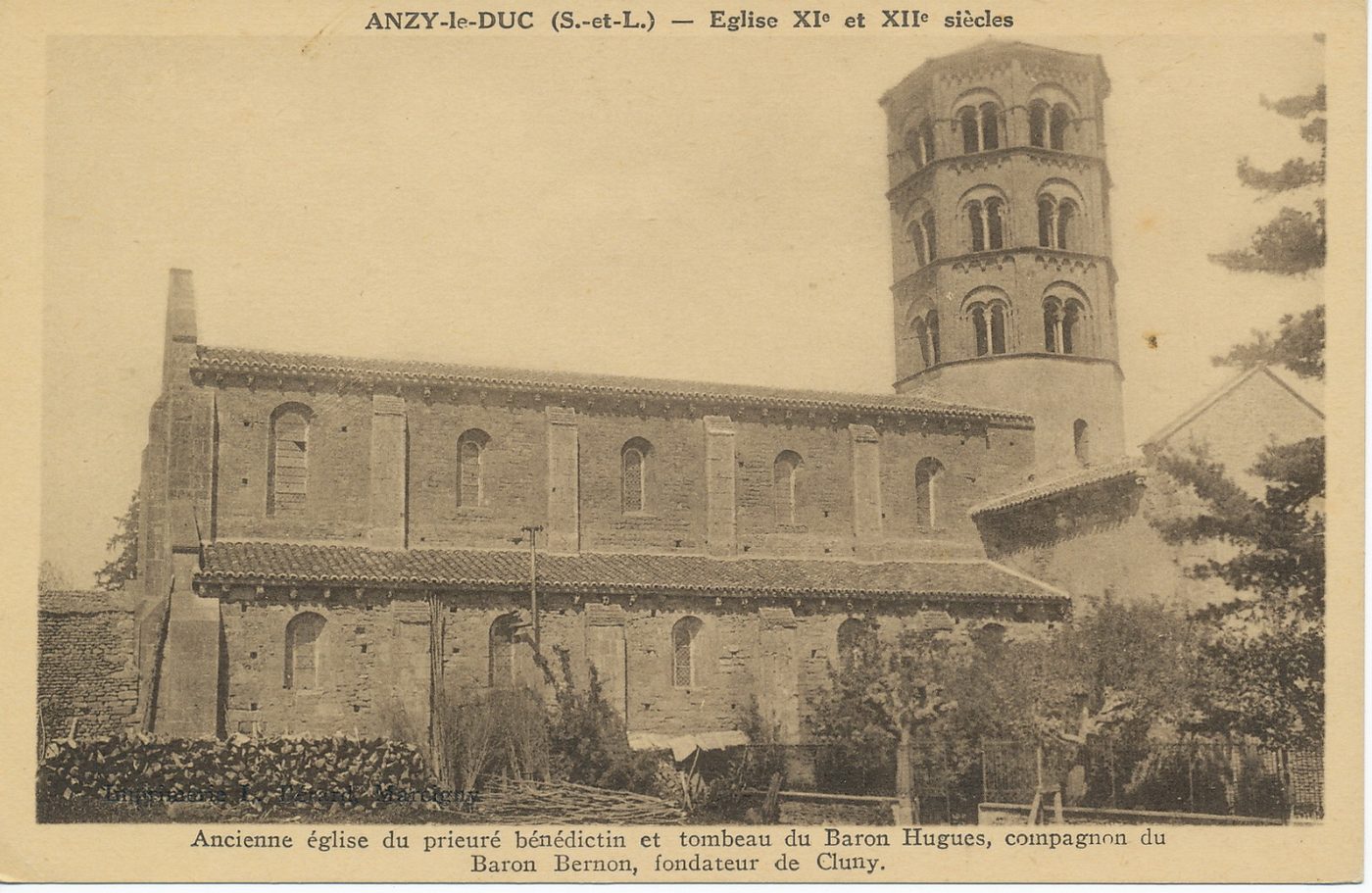 Anzy-le-Duc. Eglise XIe et XIIe s. Ancienne église du prieuré bénédictin et tombeau du baron Hugues, compagnon du baron Bernon, fondateur de Cluny.