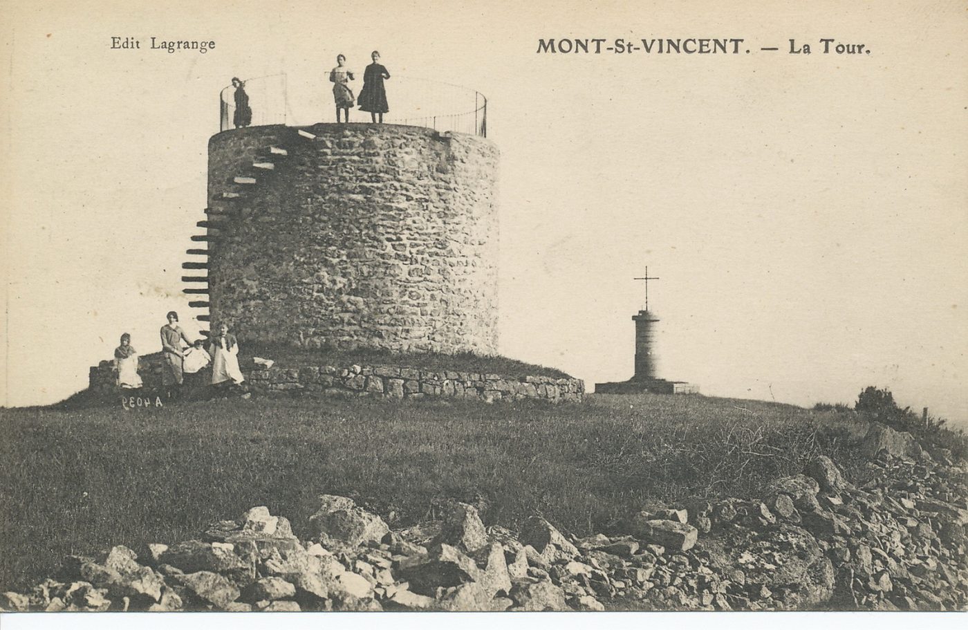 Mont-Saint-Vincent. La tour.