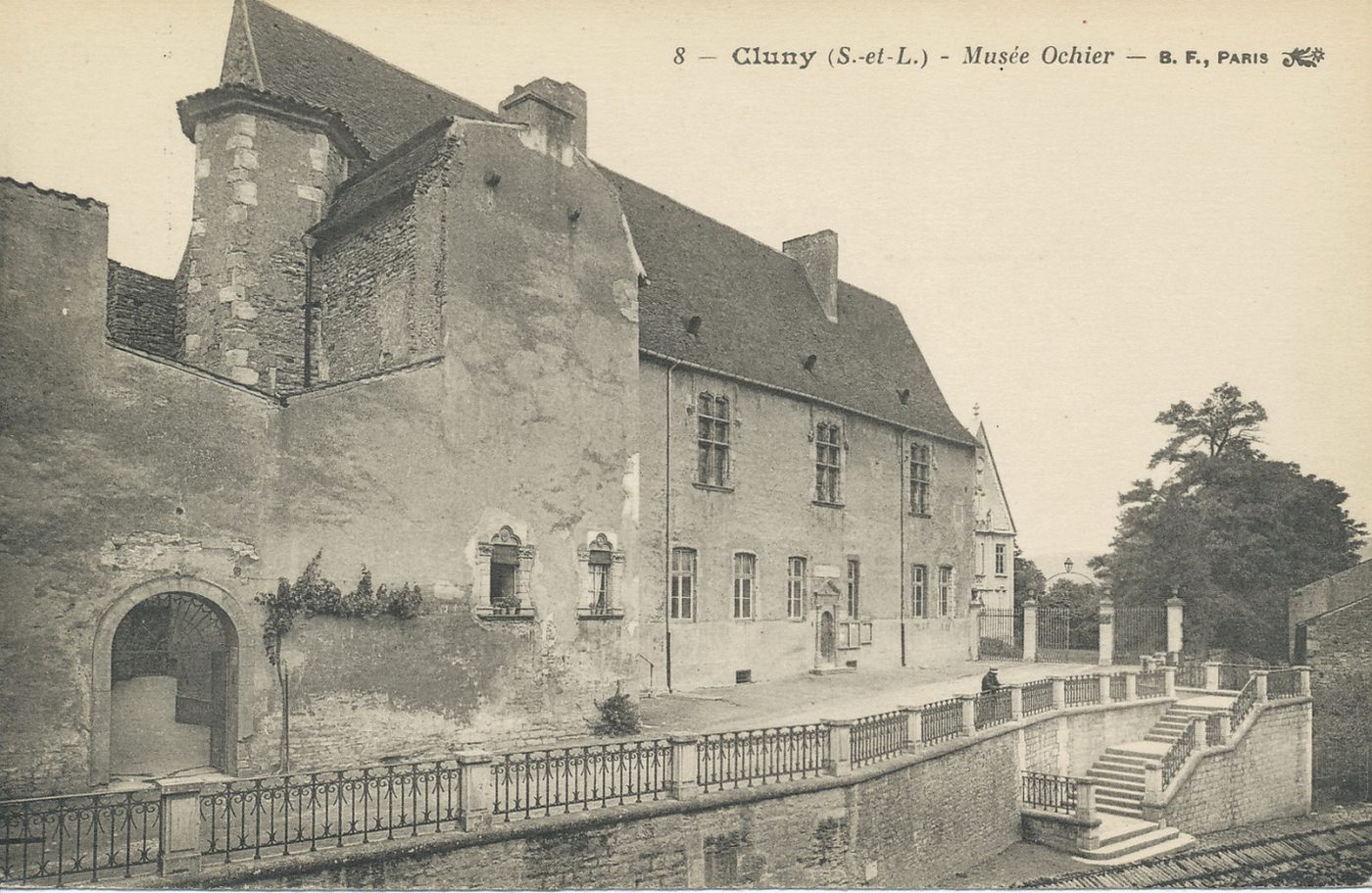 Cluny. Musée Ochier.