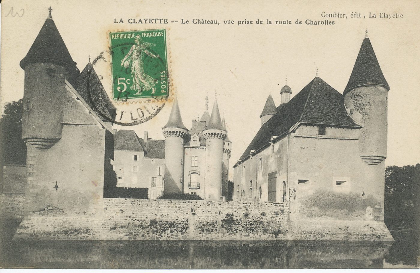 La Clayette. Le château, vue prise de la route de Charolles.