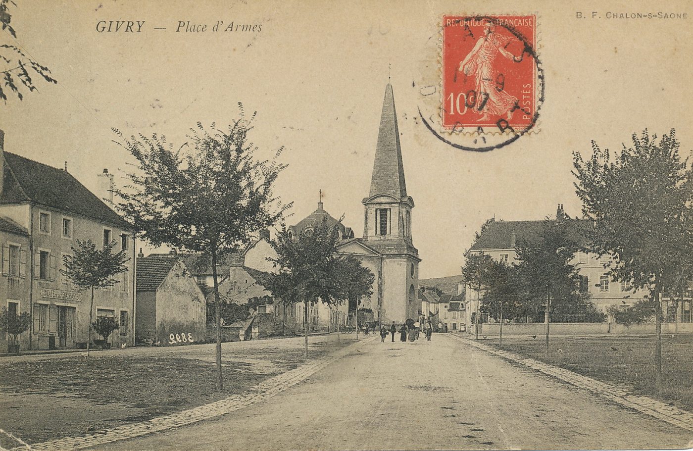 Givry. Place d'Armes.
