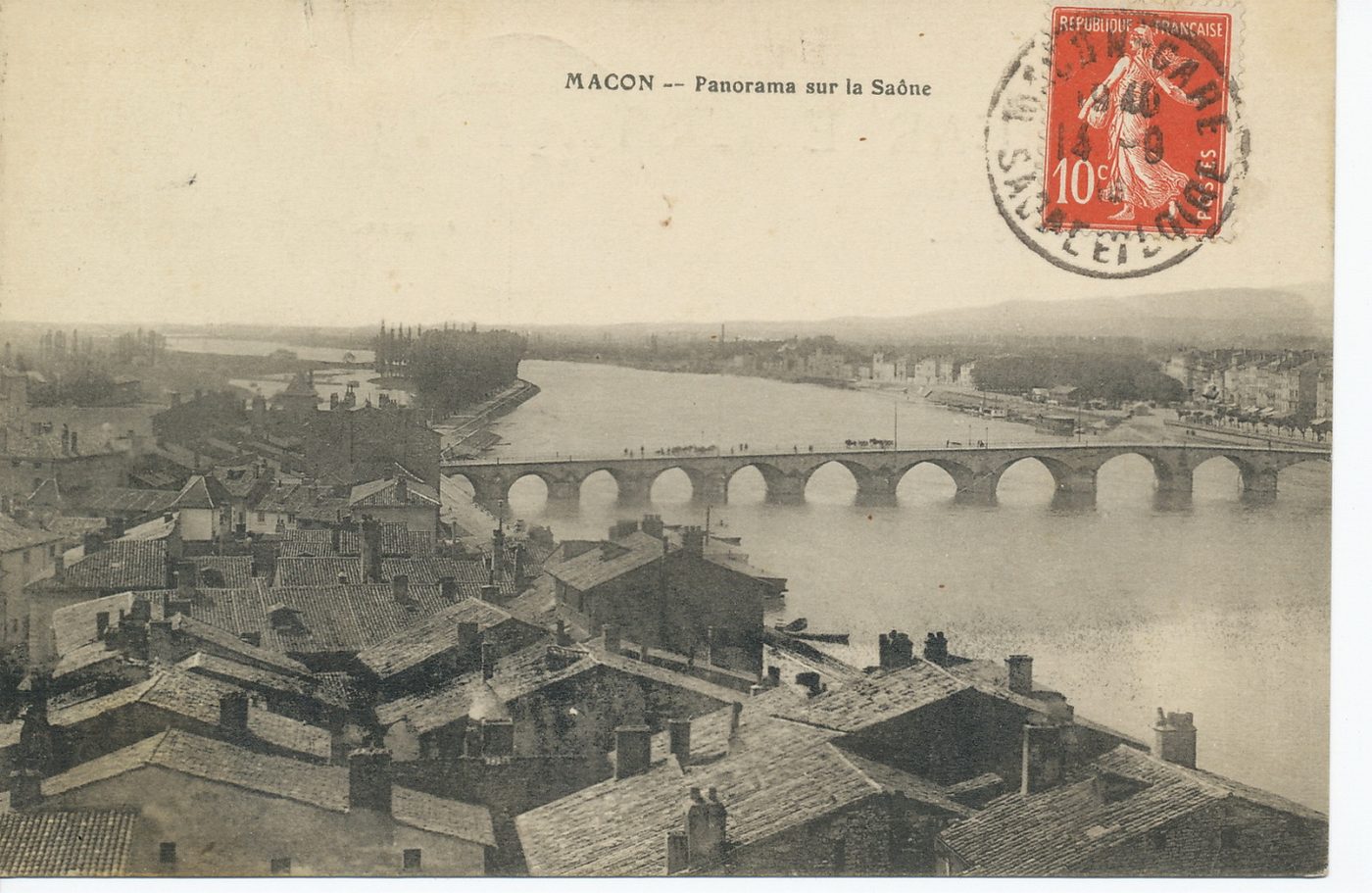 Mâcon. Panorama sur la Saône.
