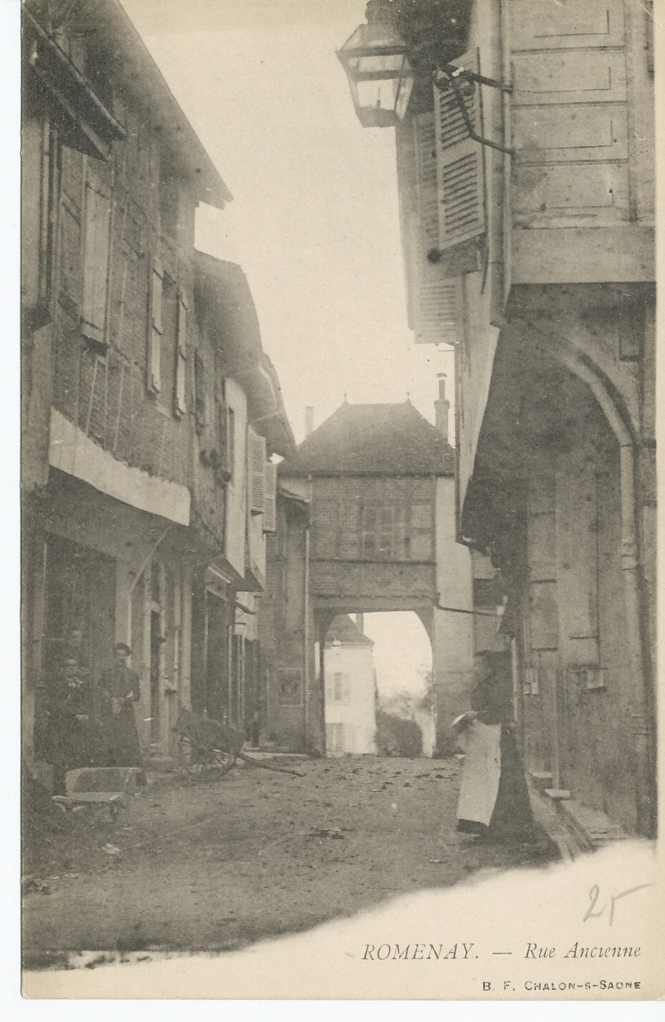 Romenay. Rue ancienne.