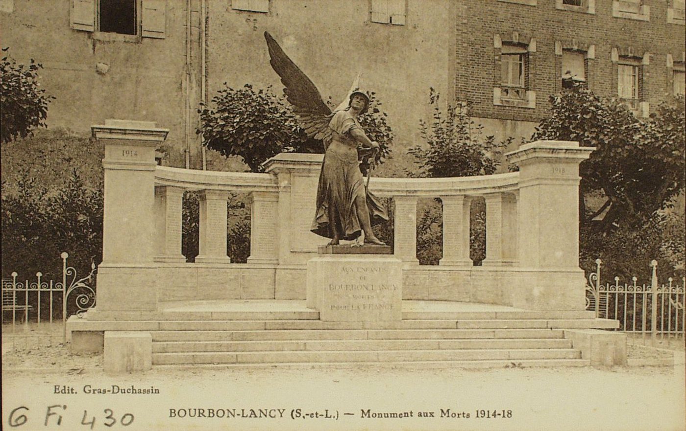 Bourbon-Lancy. Monument aux morts 1914-1918.