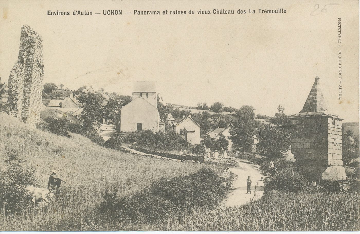 Environs d'Autun. Uchon. Panorama et ruines du vieux château des La Trémouille.