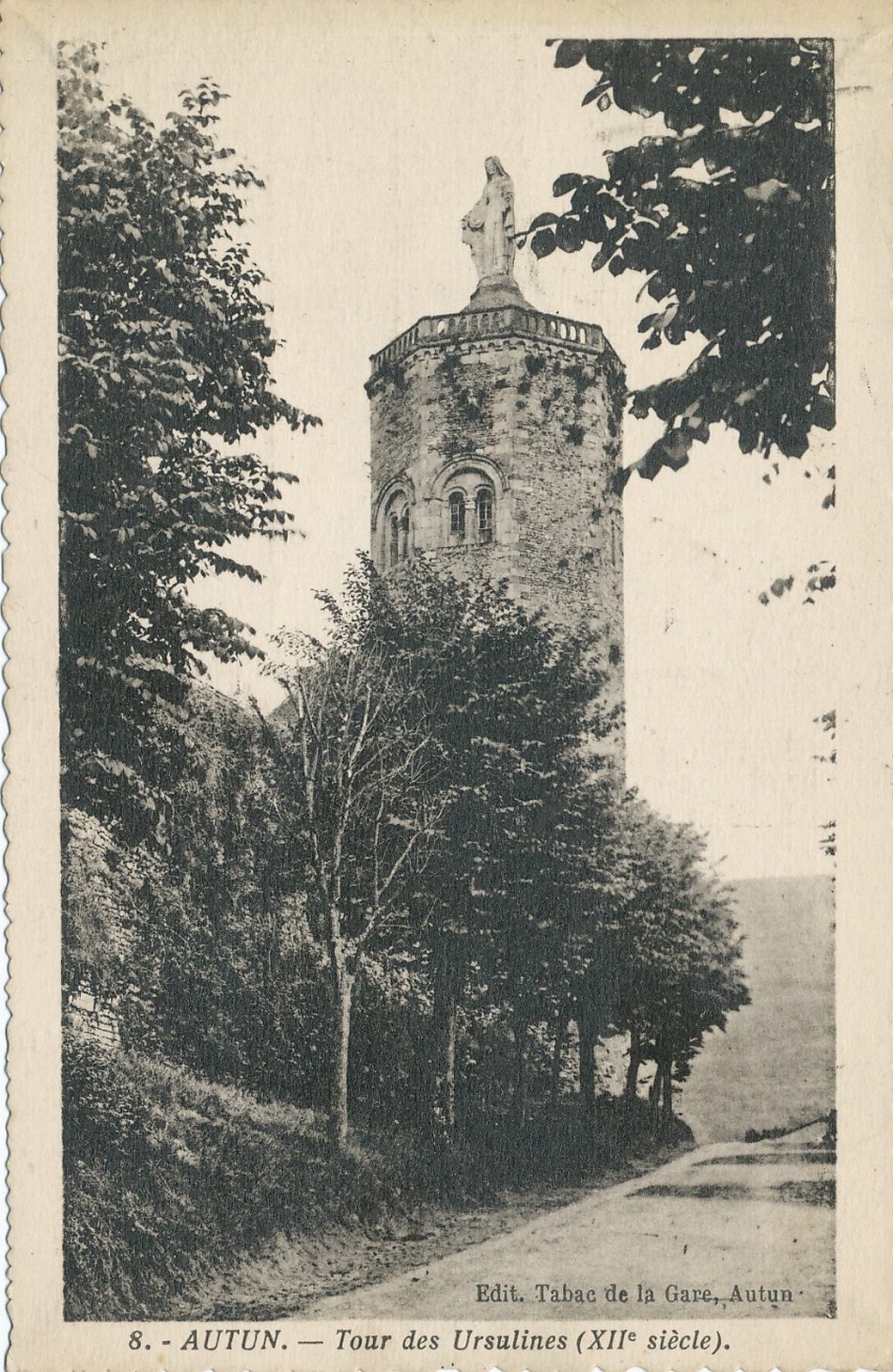Autun. Tour des Ursulines (XIIe s.).