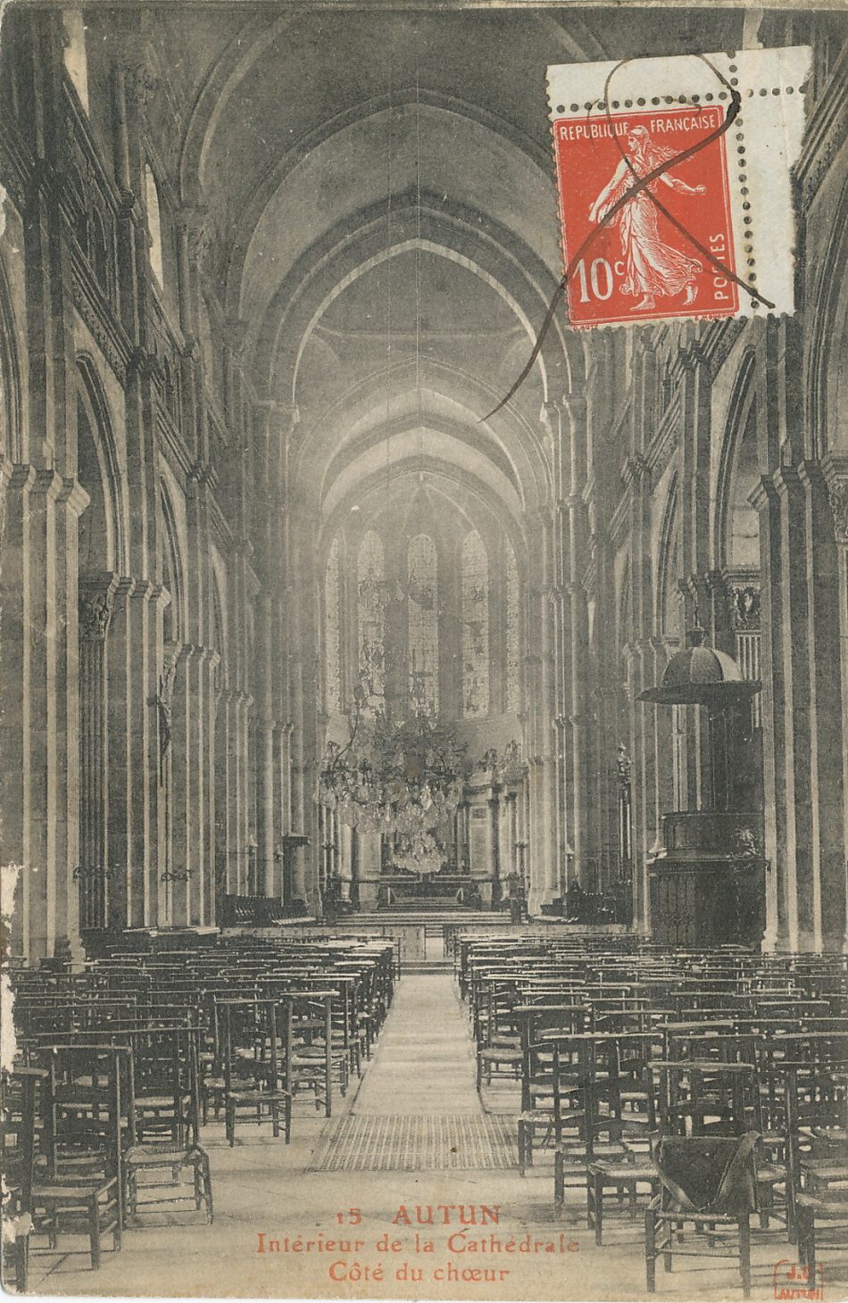 Autun. Intérieur de la cathédrale. Côté du choeur.