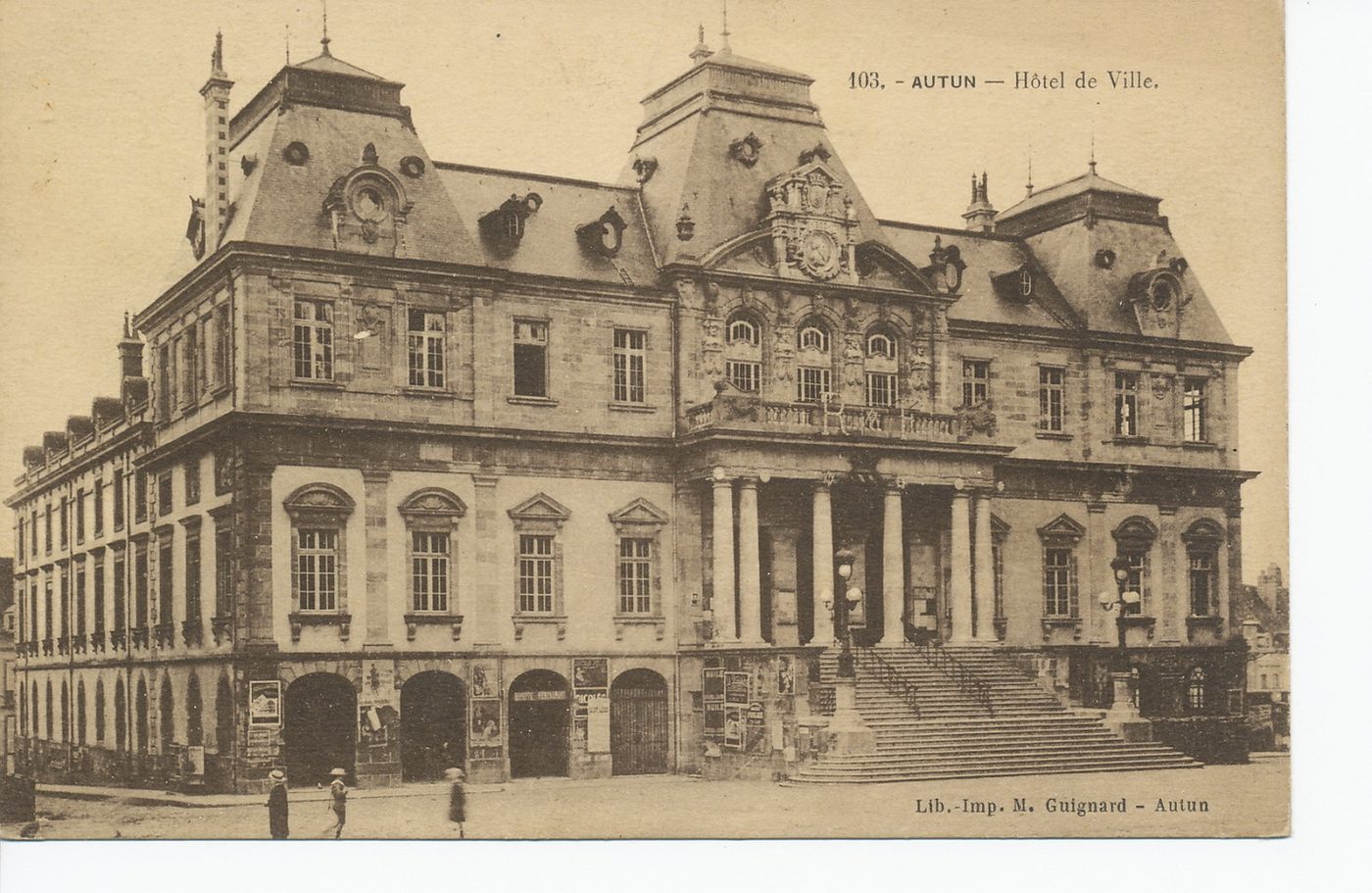 Autun. Hôtel de ville.