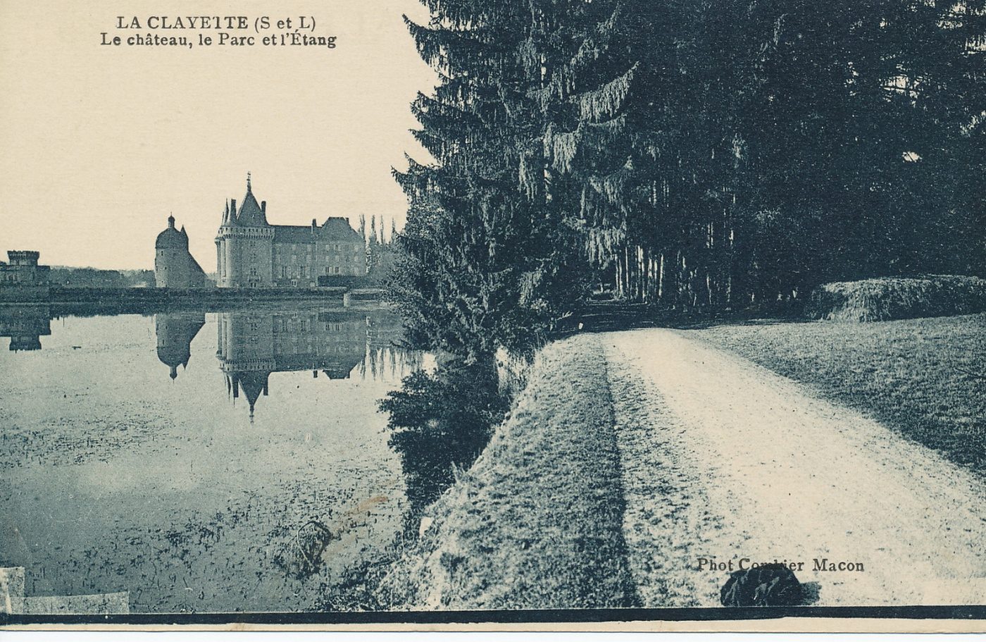 La Clayette. Le château, le parc et l'étang.