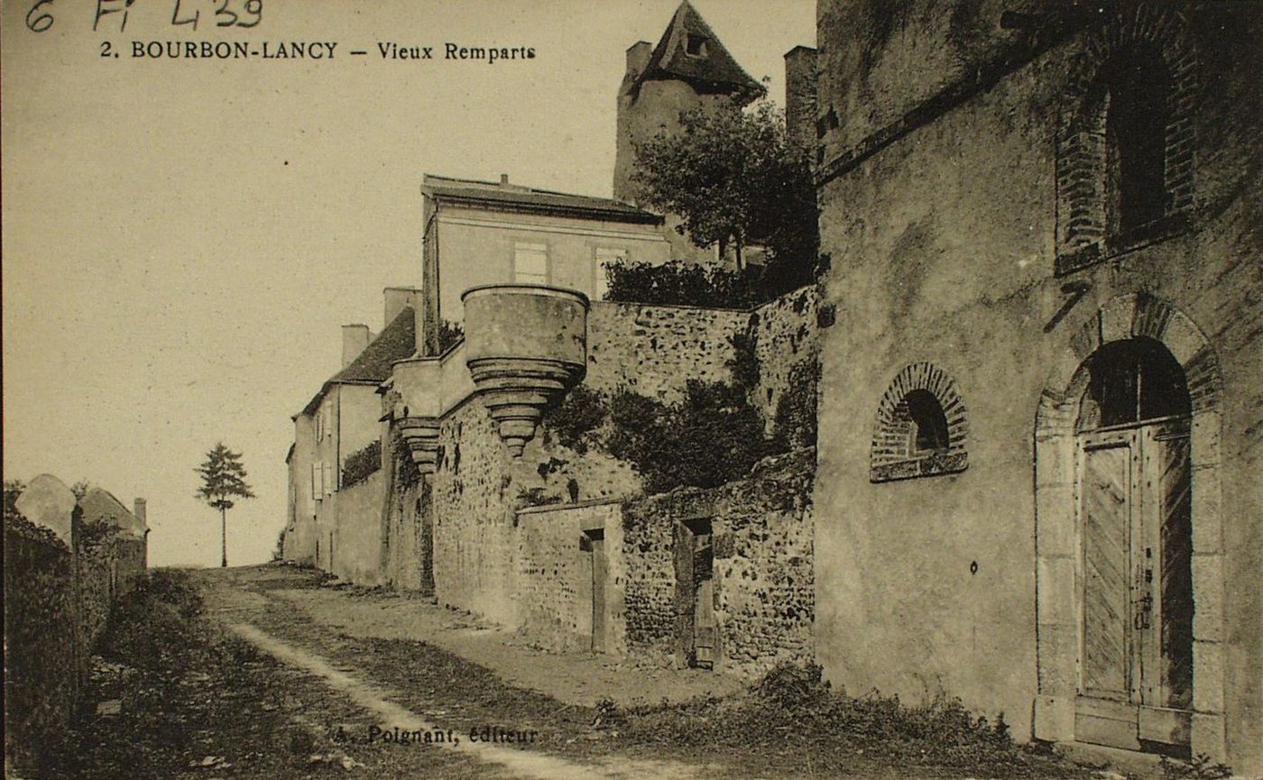 Bourbon-Lancy. Vieux remparts.