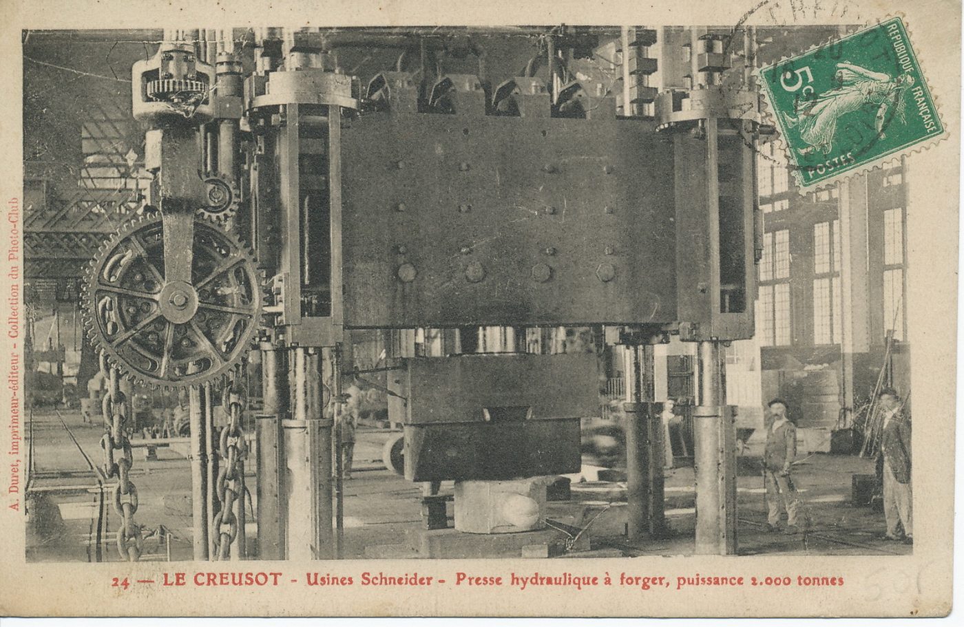 Le Creusot. Usines Schneider. Presse hydraulique à forger, puissance 2 000 tonnes.