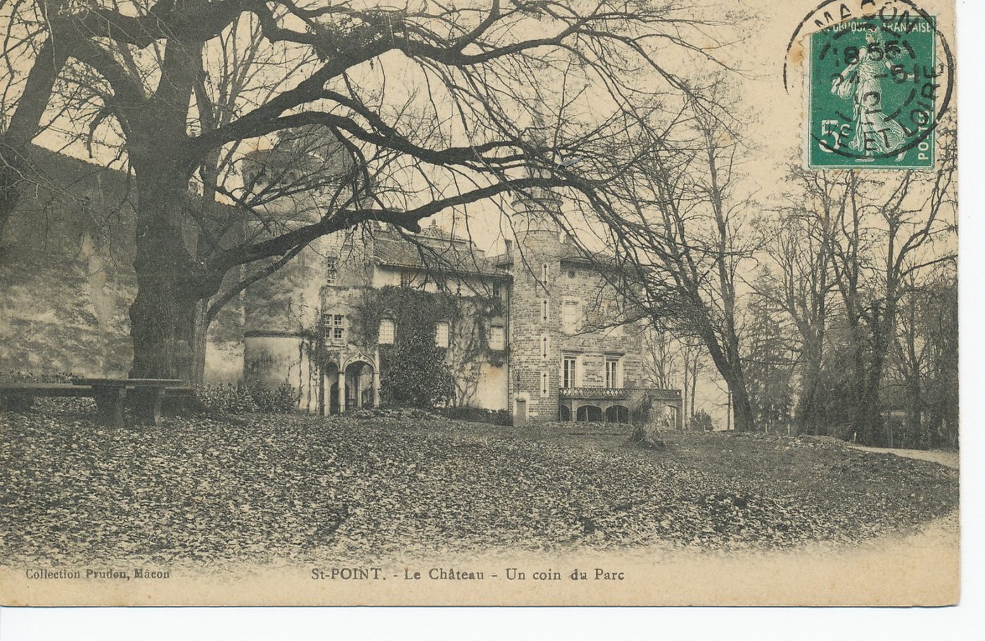 Saint-Point. Le château. Un coin du parc.