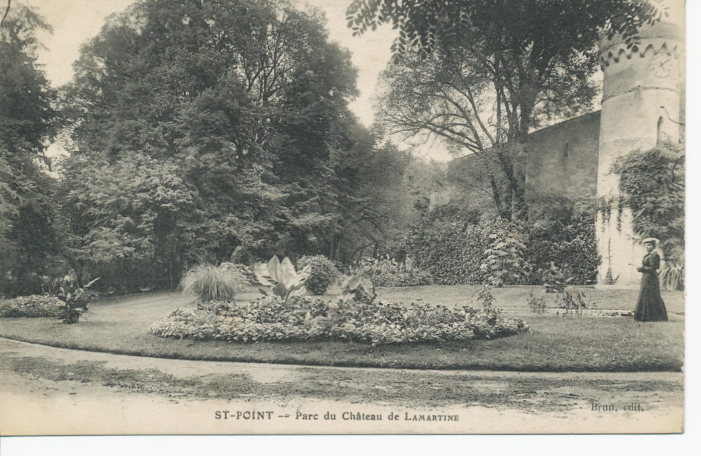 Saint-Point. Parc du château de Lamartine.