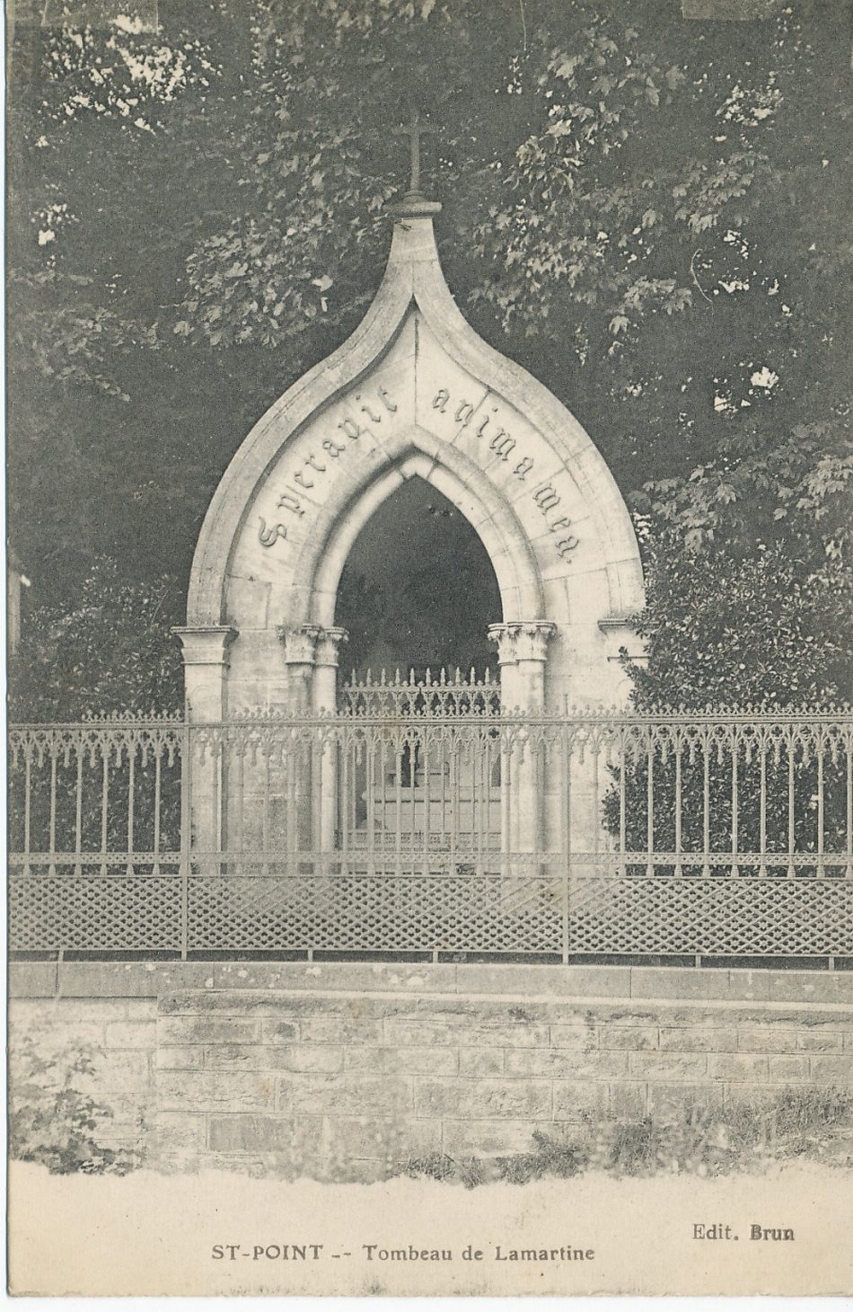 Saint-Point. Tombeau de Lamartine.